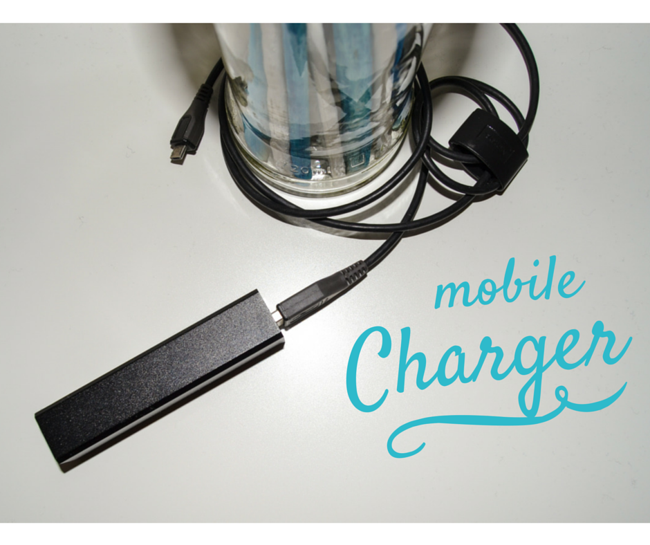 tecnologia in viaggio mobile charger